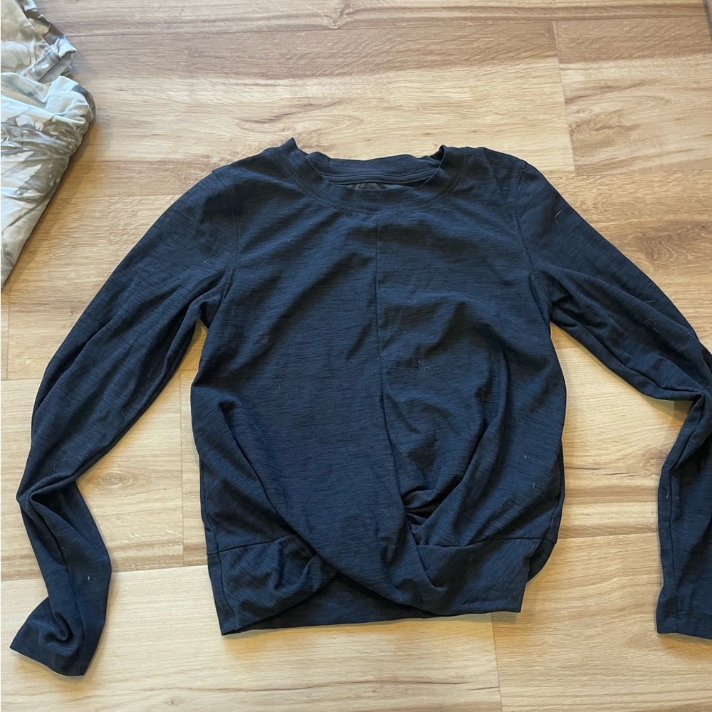 Long sleeve athletic top